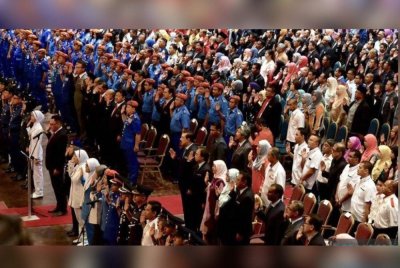 Kongres Kesatuan Pekerja Dalam Perkhidmatan Awam (Cuepacs) mengingatkan ahlinya agar tidak menambah hutang baharu sejurus menerima kenaikan gaji pertama Sistem Saraan Perkhidmatan Awam (SSPA) berkuatkuasa hari ini. Gambar hiasan