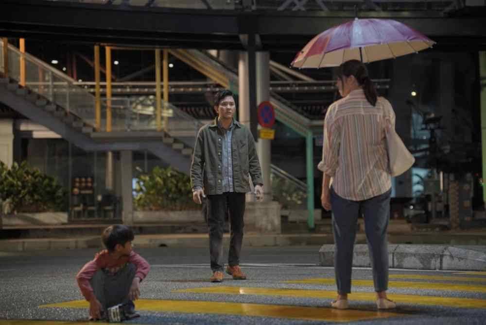 Akid cuba kembali ke masa lampau demi menyelamatkan isteri dan anak.