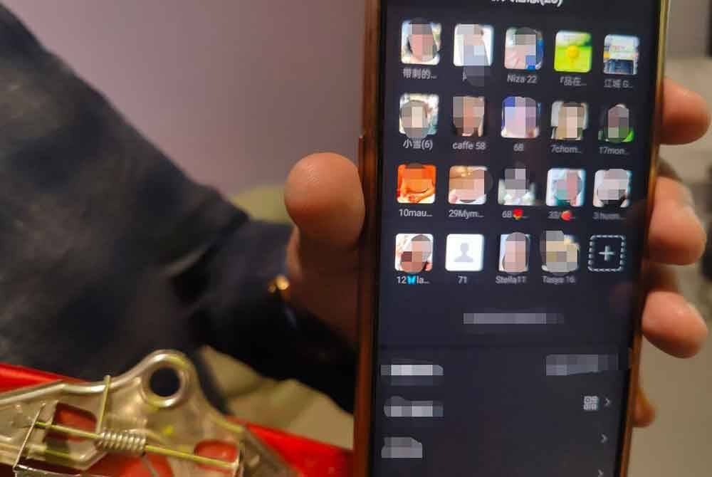 Antara pautan secara dalam talian yang dikesan digunakan sindiket bagi mengatur pergerakan wanita asing.