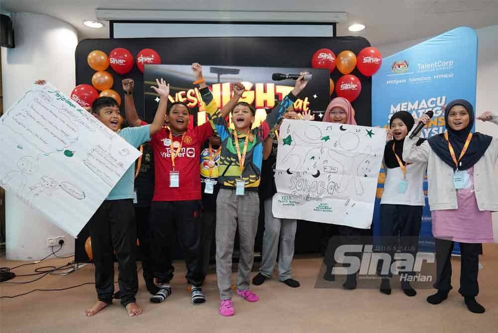 Peserta membentangkan tugasan yang diberikan dalam kumpulan. - FOTO: SINAR HARIAN/ROSLI TALIB