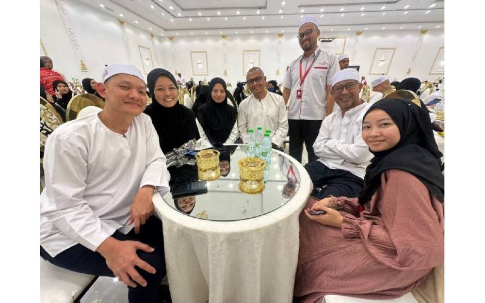 Majlis kesyukuran bagi meraikan jemaah haji Amani Travel yang selesai melaksanakan ibadah haji.