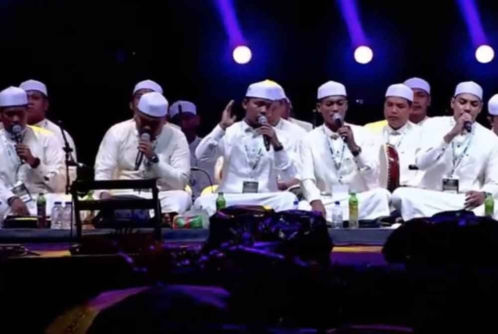 Bacaan selawat memujii Rasulullah SAW sebagai memupuk kecintaan kepada nabi, ahli keluarga serta sahabat baginda.