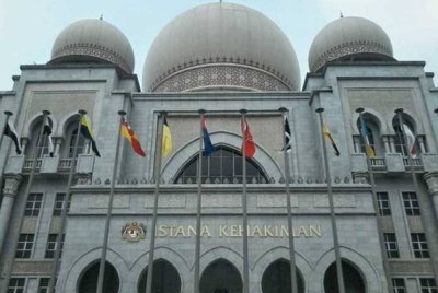 Dua warga Nigeria mengaku tidak bersalah di Mahkamah Majistret, Putrajaya pada Jumaat atas pertuduhan melakukan jenayah penipuan dalam talian melalui kaedah 'love scam'.