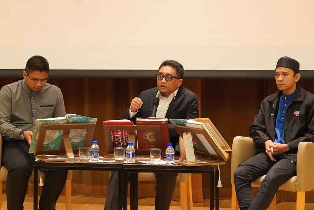 Dari kiri: Hifdzi Zaim, Ustaz Ahmad Saifuddin dan Halim dalam program Soul Fitness & Wellness #QuranHour di HSIS Serdang, pada 26 Disember lalu.