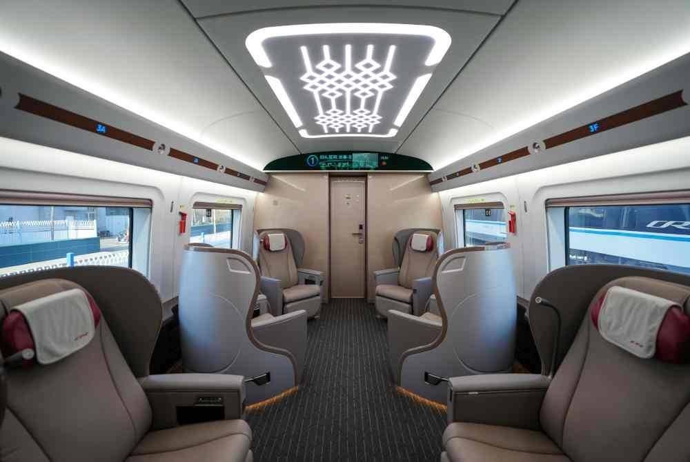 Bahagian dalam tempat duduk kelas perniagaan. Foto Xinhua