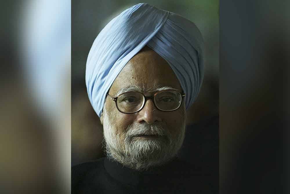 Singh ketika tiba di Universiti Cambridge pada 11 Oktober 2006, ketika beliau bersedia untuk menerima ijazah kehormat Doktor Undang-undang dari universiti itu.- Agensi 