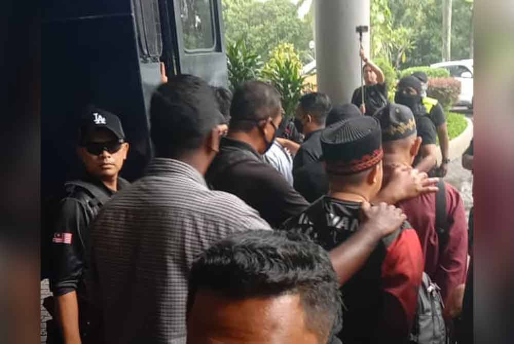 18 September - Pemimpin utama GISB Holdings Sdn Bhd (GISBH) dibawa ke muka pengadilan apabila sebahagian ahli pertubuhan itu ditahan dalam Op Global.