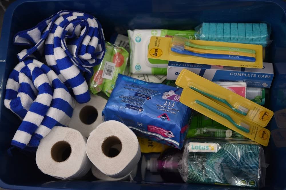 Antara barangan yang akan diberikan kepada mangsa banjir.