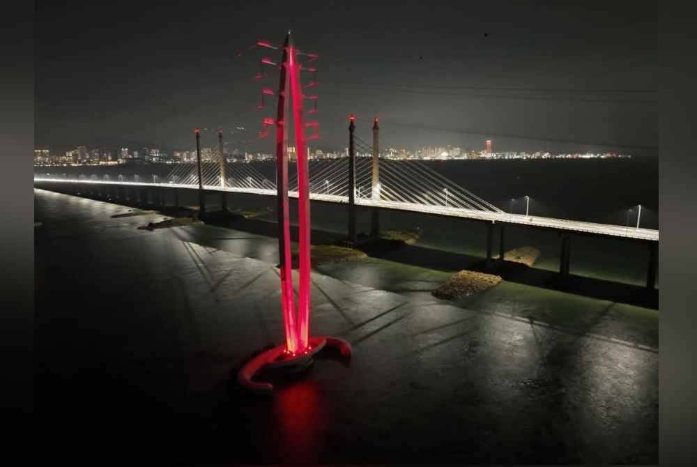 Pancaran lampu di menara monopole TNB akan dipasang setiap hari bermula 1 Januari.