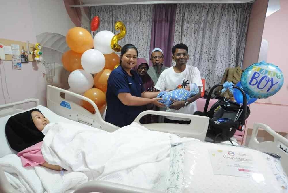 Mohammed Fazurul dan isterinya Nur Atila bersyukur menerima kehadiran cahaya mata pada tahun baharu.