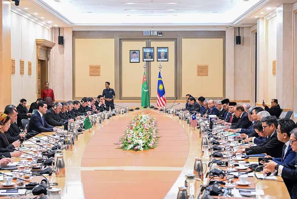 Anwar dan Kerajaan Malaysia menerima kunjungan hormat kali pertama Presiden Turkmenistan, Serdar Berdimuhamedow ke negara ini.
