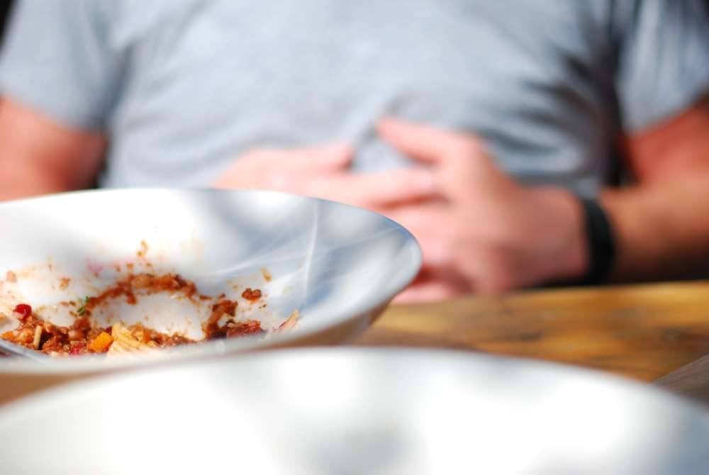 TERLALU kenyang boleh membawa kepada kuatnya syahwat yang menyibukkan diri daripada mentaati ALLAH SWT. -Foto: CANVA