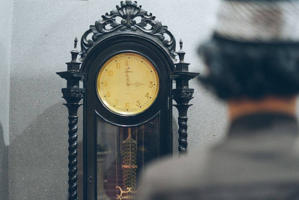 BAHAGIKAN masa dengan baik untuk urusan seharian dan ibadah selain masa untuk keluarga serta masyarakat. Foto CANVA