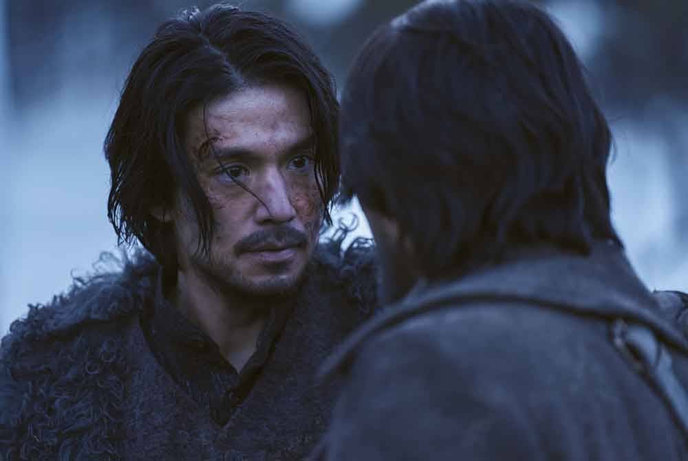 Lee Dong-wook membawakan watak Lee Chang-seop, seorang pejuang kemerdekaan dalam Harbin.