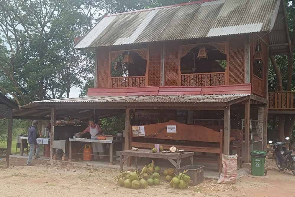 Kedai makan diberi nama Kota Kampung Temir ini mula beroperasi sejak 1 Januari lalu.