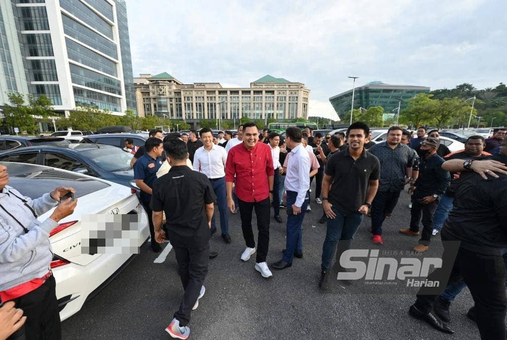 Dr Akmal Saleh hadir ke perhimpunan Solidariti Bersama Datuk Seri Najib Tun Razak Menuntut Keadilan bagi menyatakan sokongan kepada bekas presiden parti berkenaan.