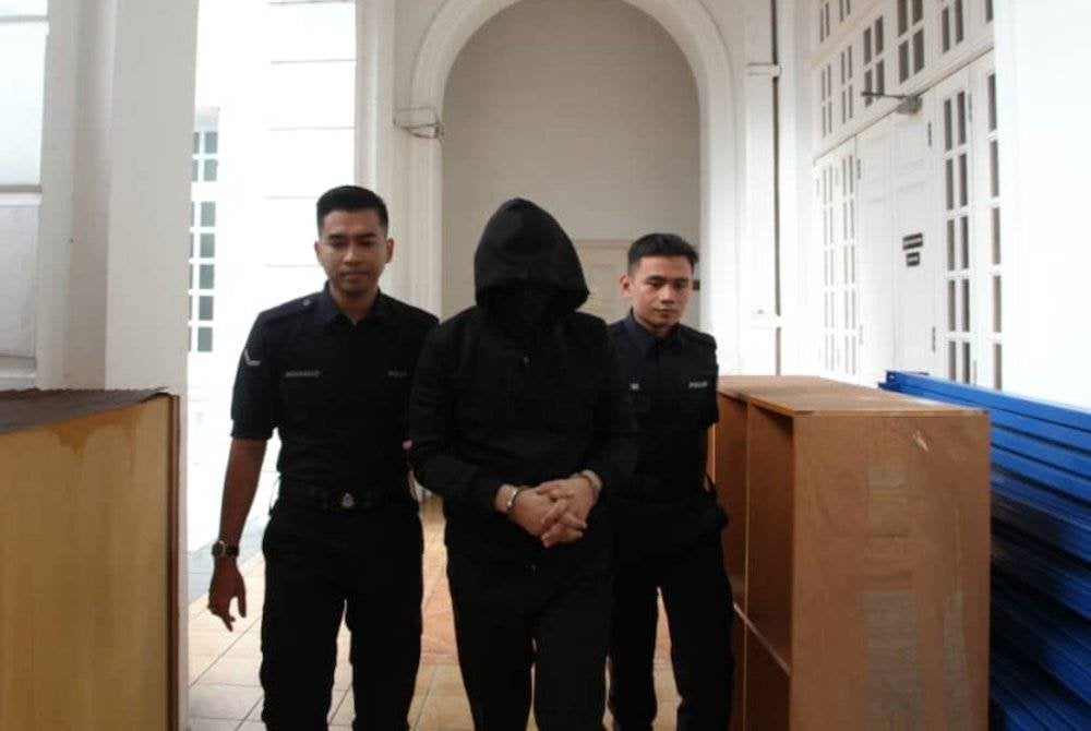 Mohd Nazri hadir ke Mahkamah Tinggi Ipoh pada Selasa bagi prosiding perbicaraan kes bunuh membabitkan pelajar Tingkatan Lima, dua tahun lalu.