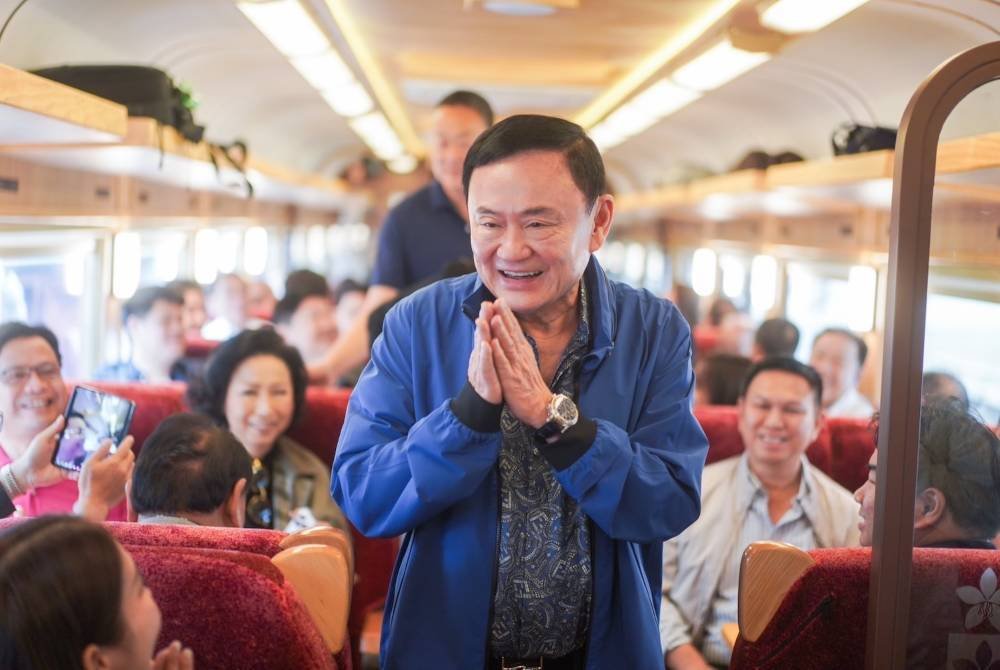 Thaksin tetap bergiat aktif dalam agenda parti Pheu Thai.