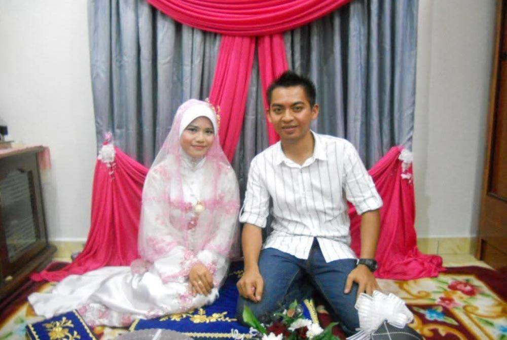 Kenangan Nur Aiin Faridzat dan Mohd Syazwan di hari pertunangan mereka.