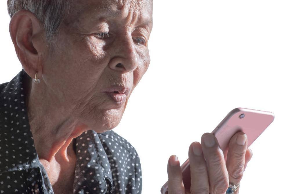 Wanita warga emas direkodkan golongan tertinggi menjadi mangsa sindiket penipuan cinta maya atau 'Love Scam' dalam talian pada tahun lalu.(Gambar hiasan) Foto 123rf