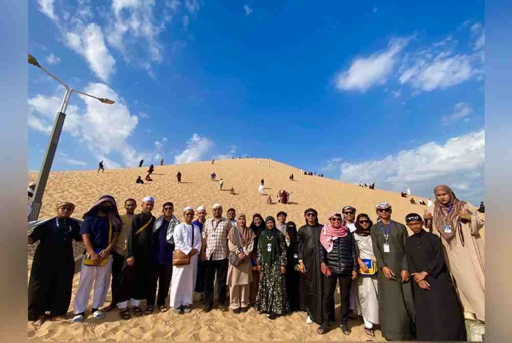Peserta Program Umrah Percuma Anak Muda Jati Kelantan di Jabal Malaikat