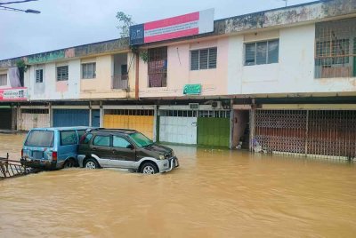 Keadaan di sekitar Taman Aman Kota Tinggi.
