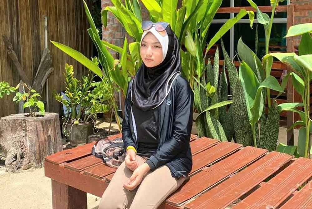 Noor Amni ditemui selamat dengan seorang rakannya di sebuah masjid di Ampang, awal pagi Ahad.