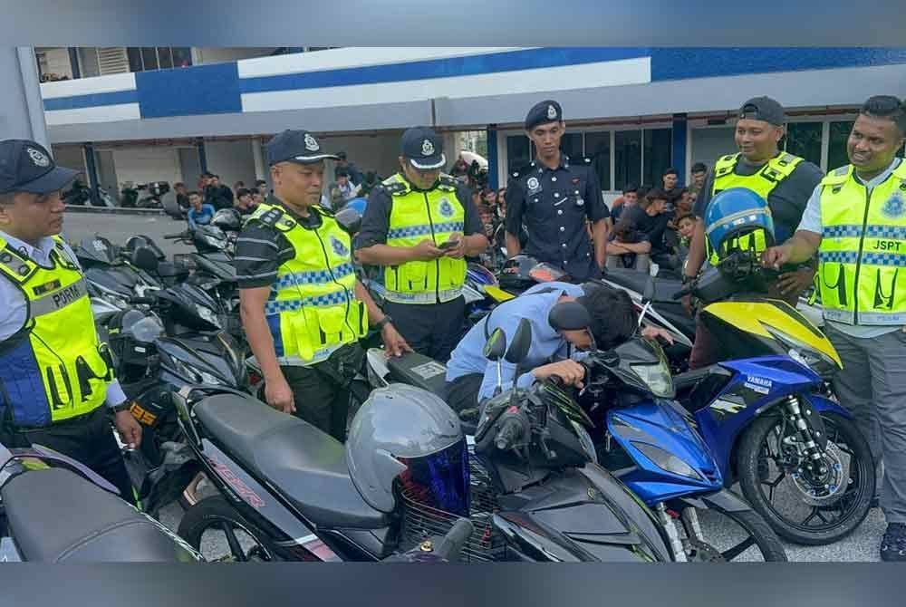 Remaja berusia 15 tahun antara ditahan dalam Ops Samseng Jalanan pada Ahad.