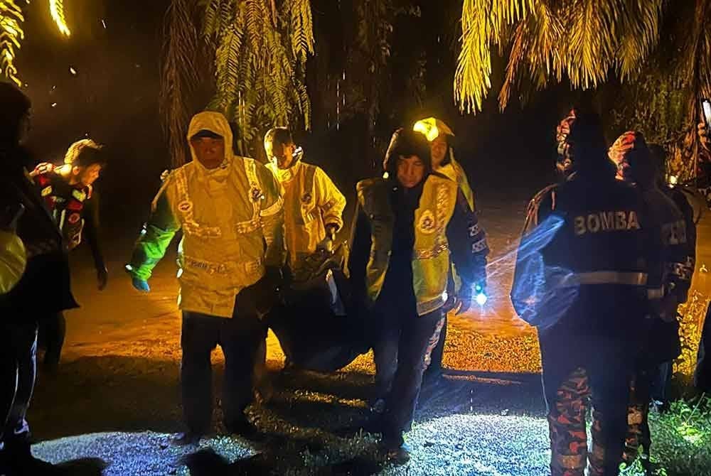 Perjalanan pulang tiga sahabat dari memancing bertukar tragedi apabila apabila kesemua mereka maut setelah kenderaan pacuan empat roda dinaiki dihanyutkan arus deras dalam kawasan ladang YPJP, Ulu Sedili di sini, pada Sabtu.