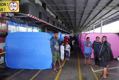 Sebahagian mangsa banjir yang ditempatkan di PPS Sekolah Jenis Kebangsaan (C) Pu Sze berikutan kediaman mereka di Kampung Sepakat Baru dan Kampung Laut dinaiki air. Foto Bernama