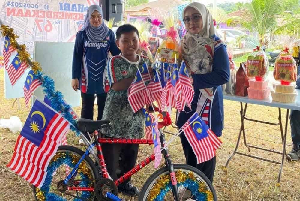 Program sambutan Hari Kebangsaan menjadi antara aktiviti wajib untuk dihadiri apabila berada di kawasan.