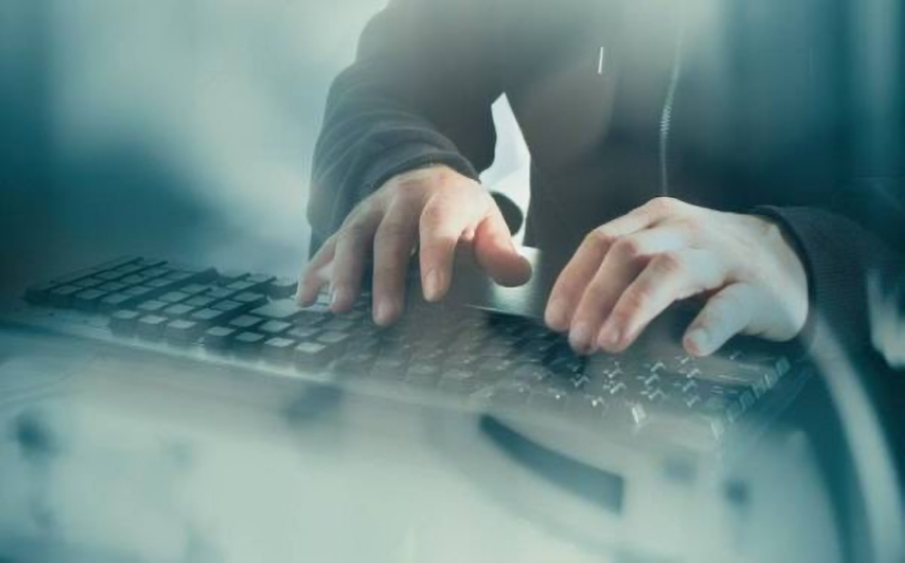 Semua pihak perlu melihat pelaksanaan Akta 588 dalam aspek positif terutamanya dalam membendung jenayah di media sosial yang semakin membimbangkan.