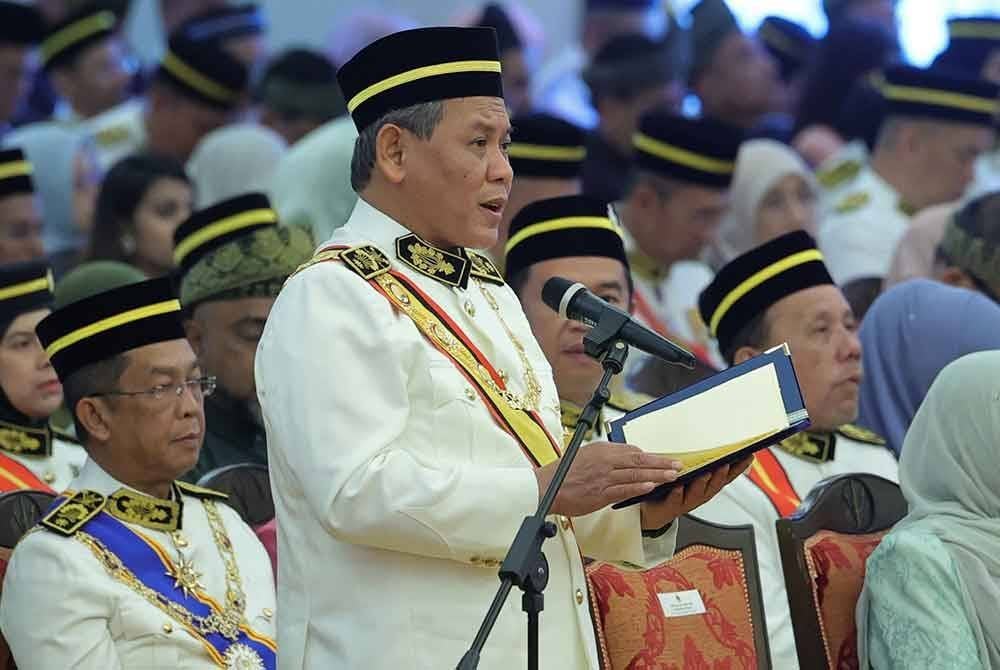 Menteri Besar Negeri Sembilan Datuk Seri Aminuddin Harun menyampaikan ucapan pada Istiadat Pengurniaan Darjah Kebesaran, Bintang dan Pingat sempena Hari Keputeraan Ke-77 Yang Dipertuan Besar Negeri Sembilan Tuanku Muhriz Ibni Almarhum Tuanku Munawir di Istana Besar Seri Menanti hari ini. Foto Bernama