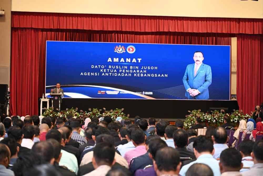 Ruslin ketika berucap dalam majlis Amanat Ketua Pengarah dan perhimpunan bulanan AADK 2025 di ibu pejabat AADK di Kajang, Selangor pada Selasa. Foto AADK.