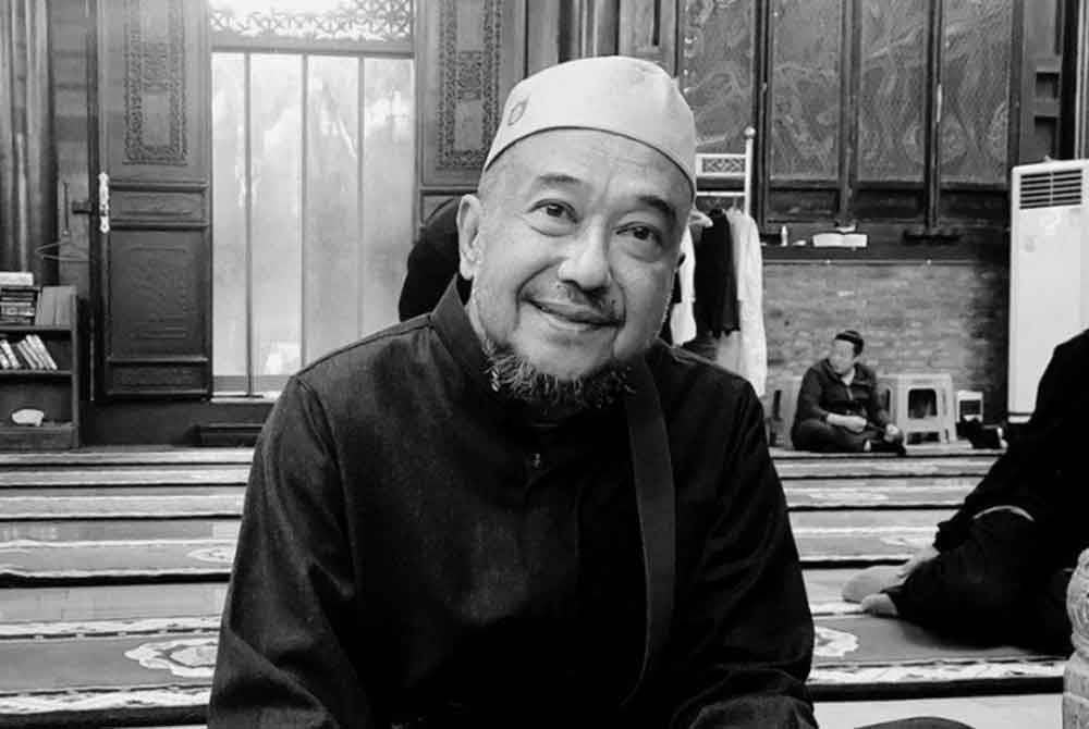 Penulis tersohor, Prof Muhd Kamil Ibrahim meninggal dunia jam 7.19 malam tadi.