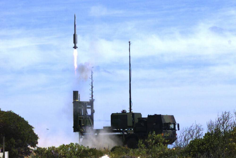 Jerman bersedia menghantar 60 peluru berpandu berpandu IRIS-T tambahan ke Ukraine bagi memperkukuhkan pertahanan udaranya daripada serangan Rusia. Foto Agensi