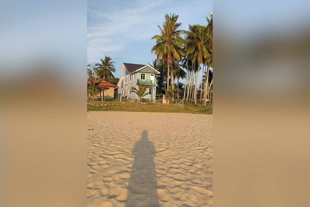 Rakaman gambar lama menunjukkan jarak antara kawasan rumah dengan pantai.