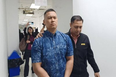 Haizad dihadapkan ke Mahkamah Sesyen Johor Bahru pada Rabu, atas 89 pertuduhan didakwa menipu membabitkan pelbagai kerja perolehan di KD Sultan Ismail berjumlah lebih RM1 juta, dua tahun lalu.