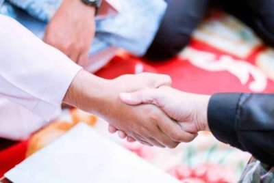 Jumlah pasangan dari Malaysia yang hadir untuk bernikah turun mendadak daripada empat atau lima pasangan sehari kepada satu atau dua pasangan sahaja. - Gambar hiasan