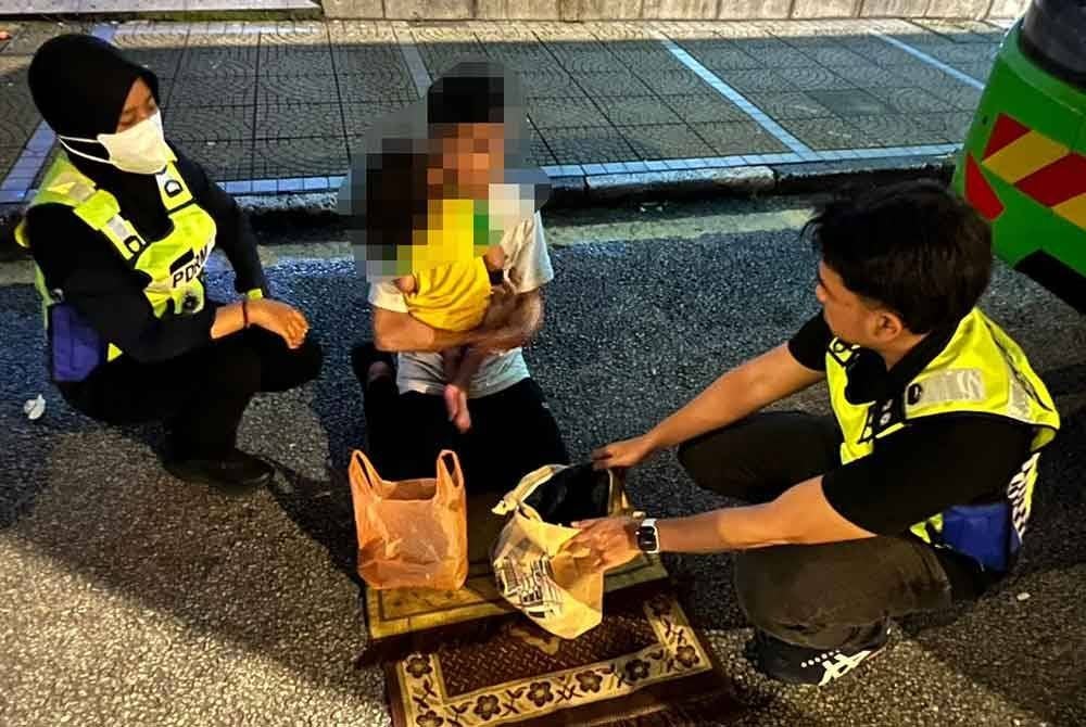 D3 Bukit Aman membongkar kegiatan sindiket pengemis warga Yaman dalam serbuan di sekitar Kuala Lumpur dan Klang, Selangor pada Selasa.