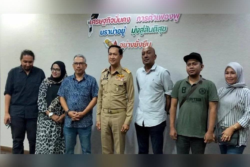 Trakul menyeru rakyat Thailand yang bekerja di Malaysia agar pulang dan memanfaatkan peluang pekerjaan yang kini tersedia di negara sendiri. Foto Bernama