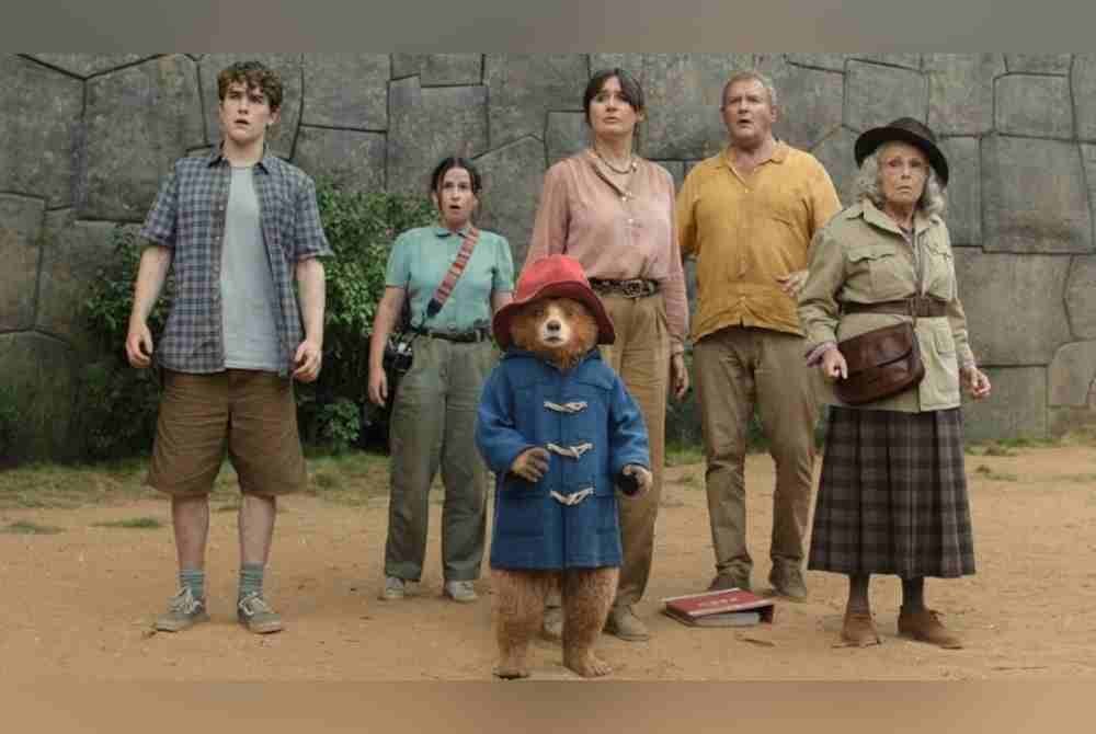Paddington membawa keluarga Brown ke tempat asalnya di Peru.