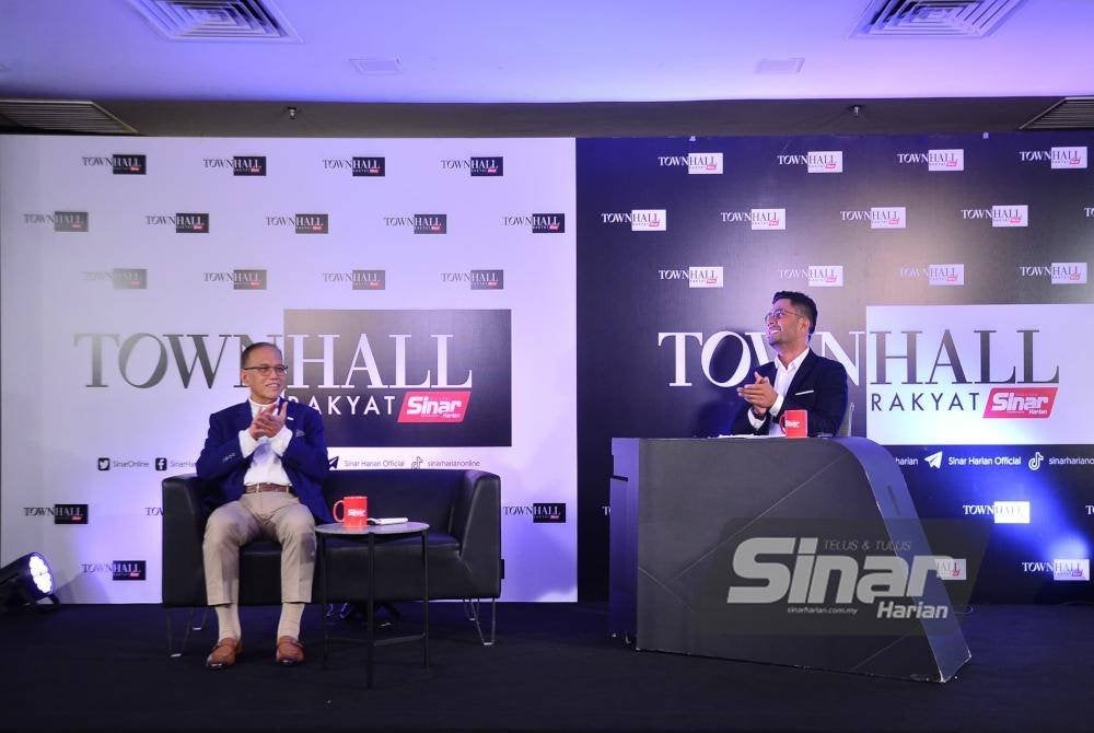 Wan Rosdy ketika sesi TownHall Rakyat di Dewan Karangkraf pada Jumaat.