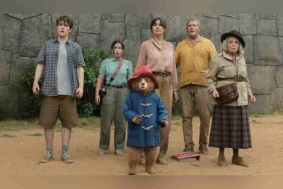 Paddington membawa keluarga Brown ke tempat asalnya di Peru.