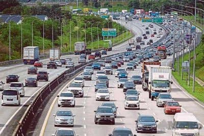 Kenderaan barangan dilarang berada di atas jalan raya selama empat hari sempena sambutan Tahun Baharu Cina ini. Gambar hiasan