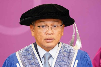 Mohd Na'im ketika majlis Konvokesyen Kolej Universiti Antarabangsa MAIWP yang diadakan pada Sabtu.