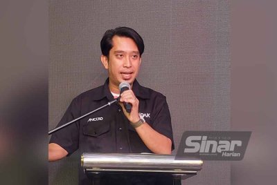 Ketua AMK, Adam Adli Abd Halim harap parti komponen Kerajaan Perpaduan tidak berasa terlalu selesa dengan masalah dalaman PN - Foto Sinar Harian, Mohd Faizul Haika Mat Khazi