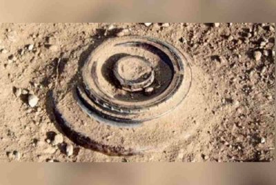 Sebuah periuk api antikereta kebal yang ditinggalkan dari zaman perang telah meletup dan mengorbankan seorang pemandu lori di Daerah Sampov Lun, Wilayah Battambang. Gambar hiasan