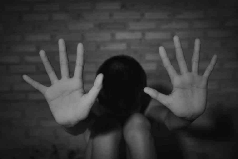 Remaja lelaki didera teruk hingga lebam seluruh badan dalam kejadian di Nusa Tenggara Timur, Indonesia. - Agensi