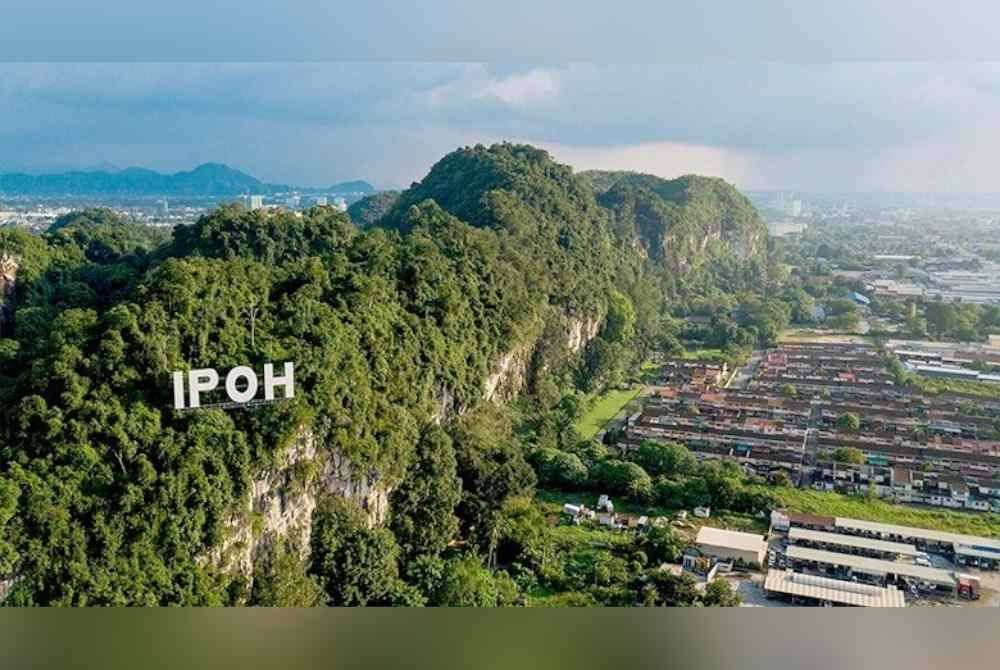 Majalah antarabangsa Time Out menyenaraikan Ipoh sebagai lokasi kelima terbaik daripada lapan bandar Asia yang wajar dikunjungi pada tahun 2025 kerana menyajikan gabungan antara sejarah, keindahan semula jadi dan variasi makanan yang menggoda selera.